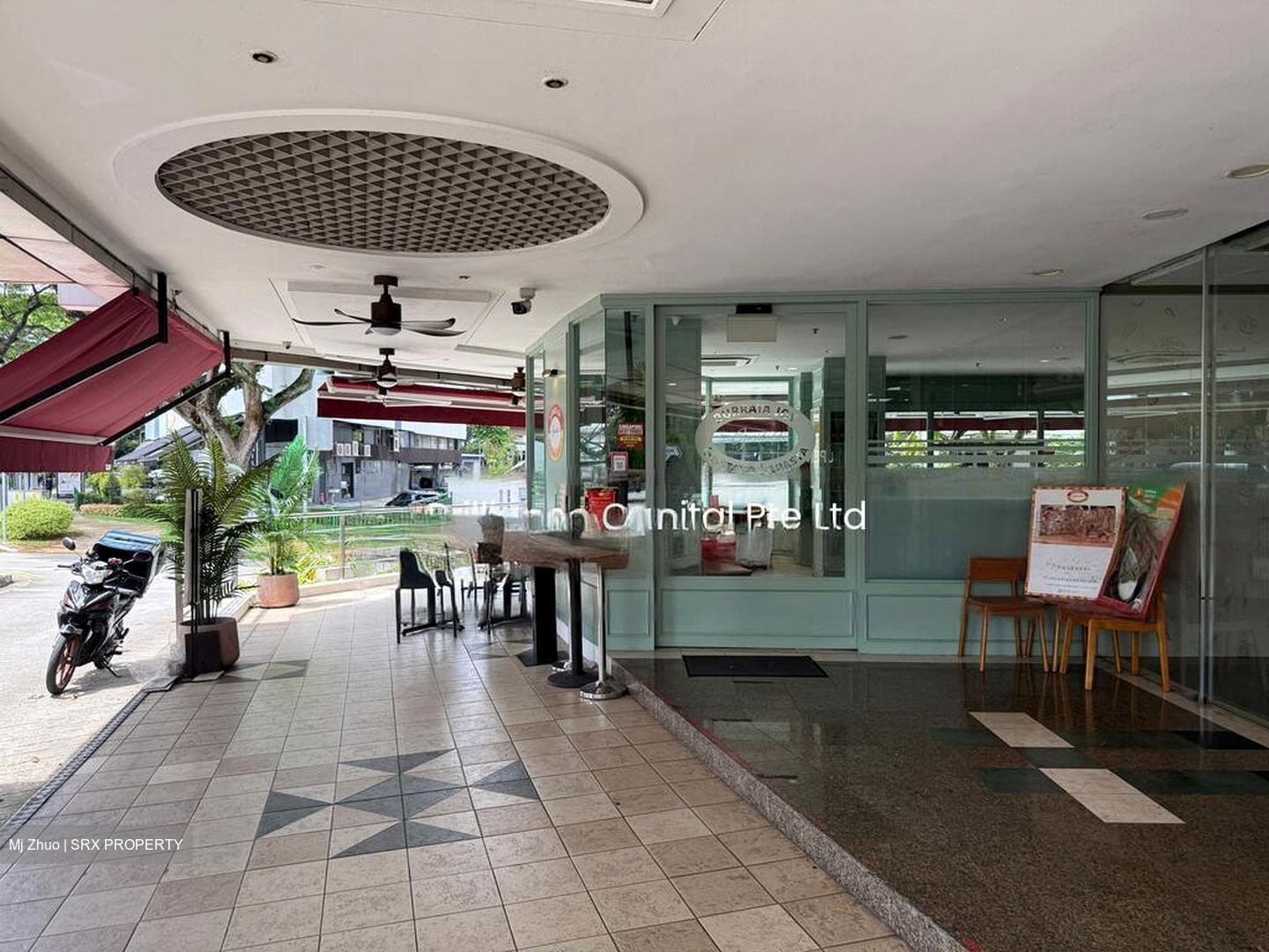 Crown Centre (D10), Office #496873361